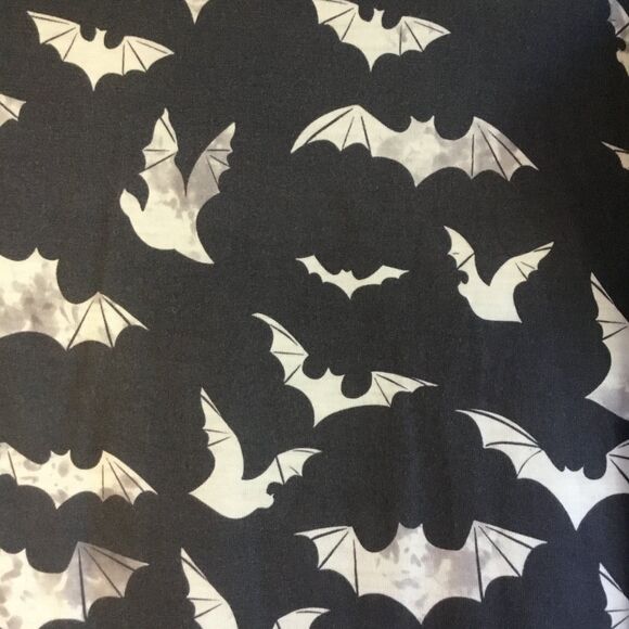 All over bat pattern long sleeve grey top witchy Halloween bats whimsigoth L - Picture 3 of 4